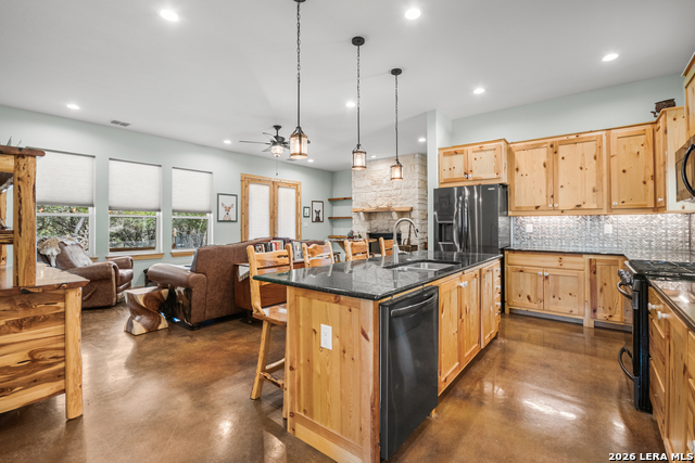 Image 6 of 71 For 585 English Hollow