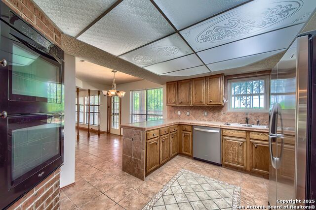 Listing photo id 9 for 3035 Laura Lee Way