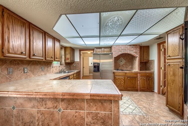 Listing photo id 10 for 3035 Laura Lee Way