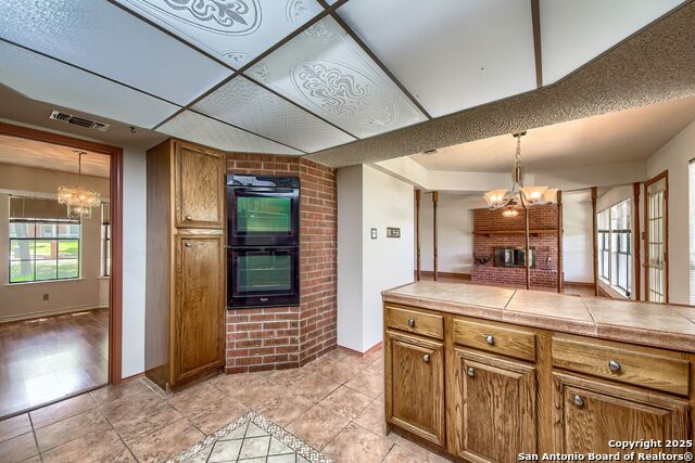 Listing photo id 12 for 3035 Laura Lee Way