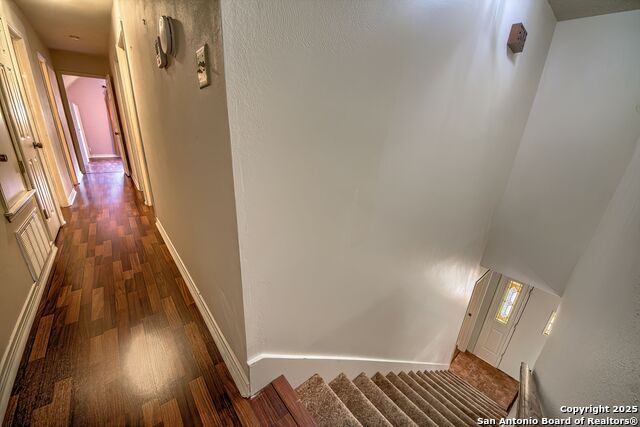 Listing photo id 17 for 3035 Laura Lee Way
