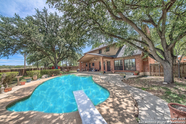 Listing photo id 37 for 3035 Laura Lee Way