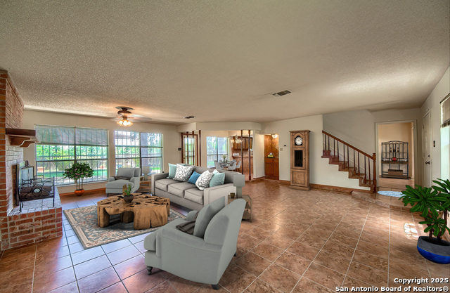 Listing photo id 2 for 3035 Laura Lee Way