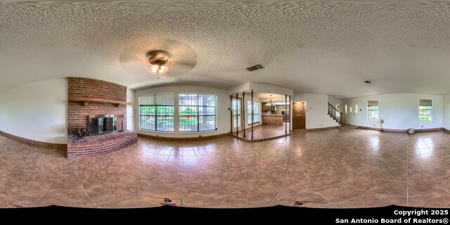Listing photo id 4 for 3035 Laura Lee Way