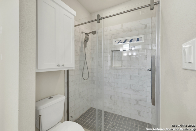 Image 17 of 28 For 412 Natalen  