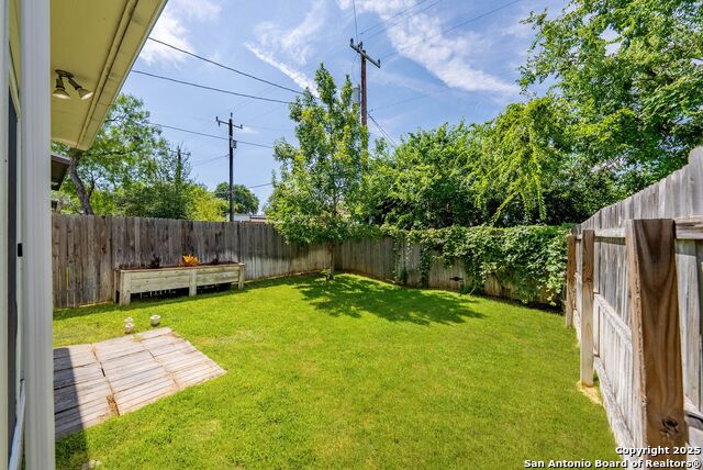 Image 23 of 28 For 412 Natalen  