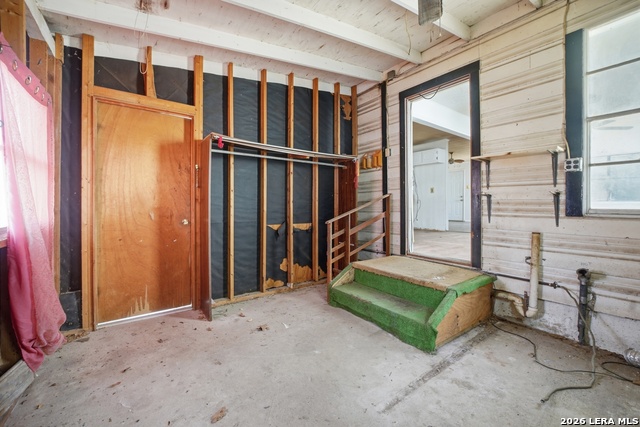 Image 10 of 12 For 2002 Amerada