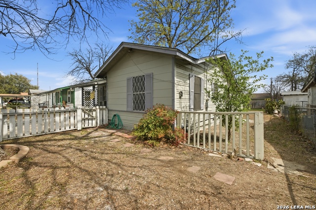 Image 2 of 12 For 2002 Amerada