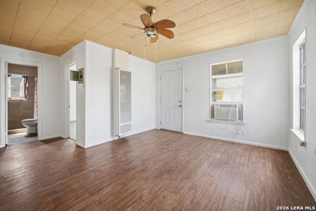 Image 4 of 12 For 2002 Amerada