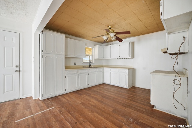 Image 6 of 12 For 2002 Amerada