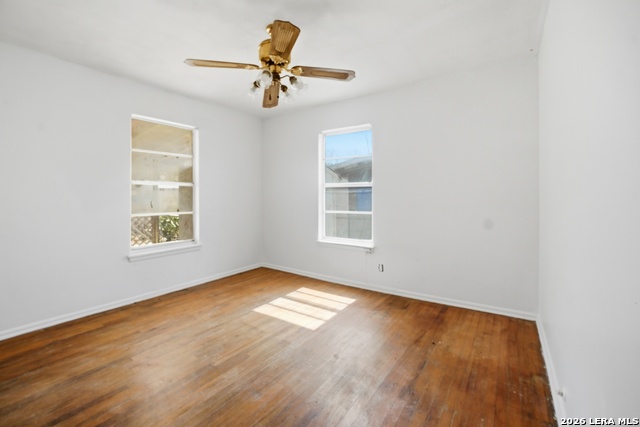 Image 9 of 12 For 2002 Amerada