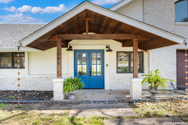 Image 2 of 50 For 1001 Lakeshore