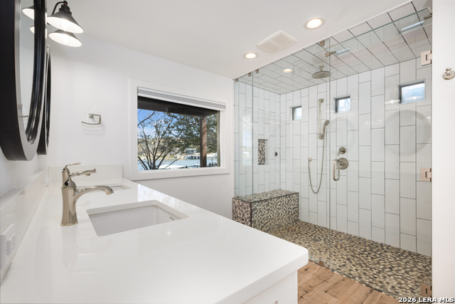 Image 25 of 50 For 1001 Lakeshore