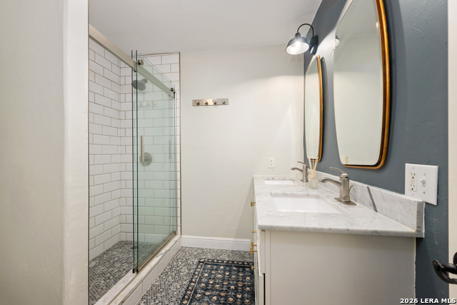 Image 34 of 50 For 1001 Lakeshore