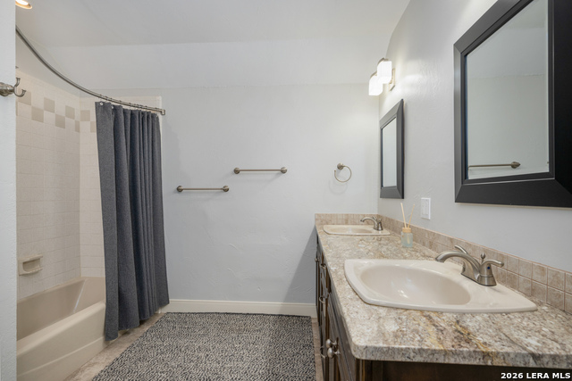 Image 43 of 50 For 1001 Lakeshore