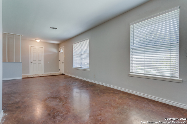 Image 3 of 12 For 3107 Leyte St