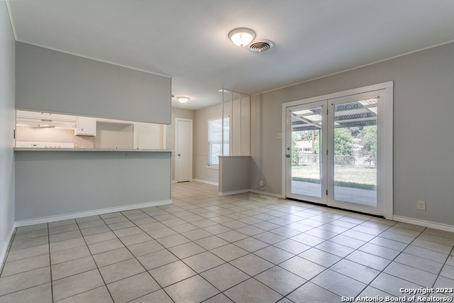 Image 5 of 12 For 3107 Leyte St