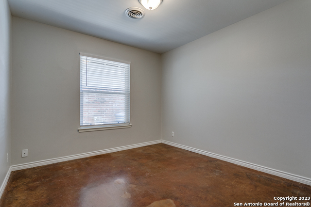 Image 8 of 12 For 3107 Leyte St