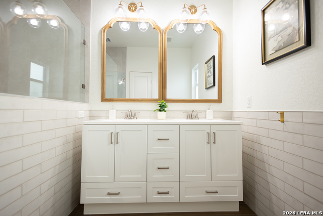 Image 10 of 21 For 2215 Lake Louise