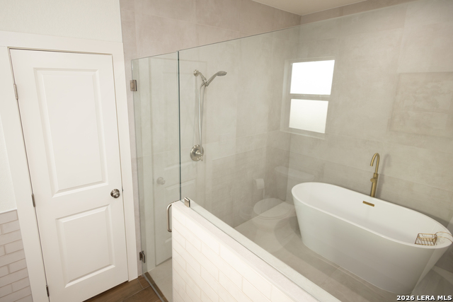 Image 11 of 21 For 2215 Lake Louise