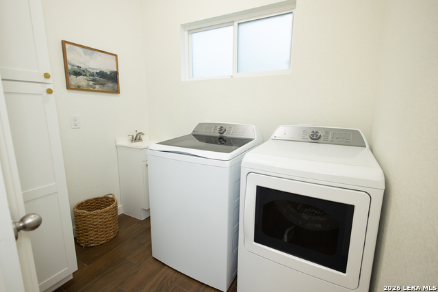 Image 16 of 21 For 2215 Lake Louise