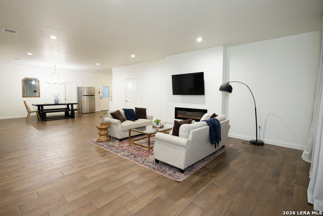 Image 3 of 21 For 2215 Lake Louise