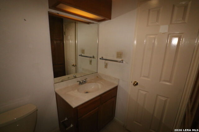 Listing photo id 14 for 802 Athens  