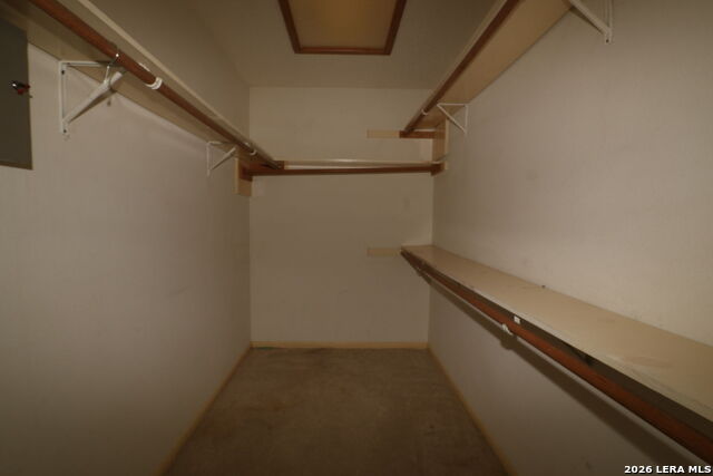 Listing photo id 18 for 802 Athens  