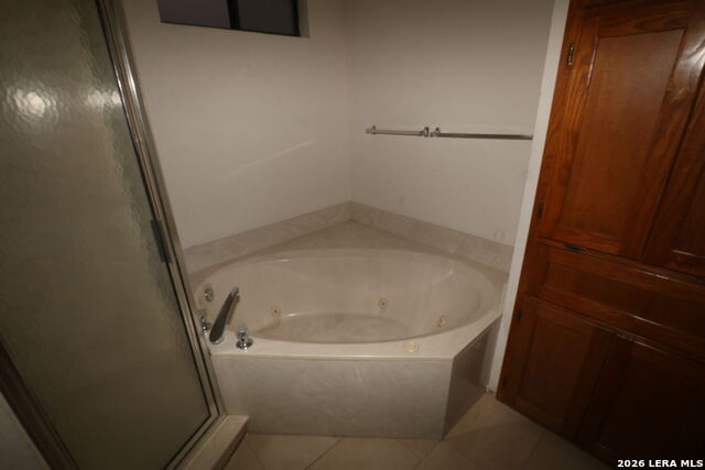 Listing photo id 19 for 802 Athens  