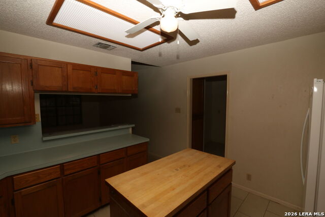 Listing photo id 25 for 802 Athens  