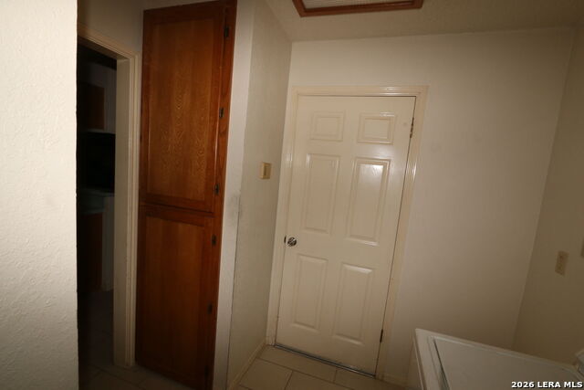 Listing photo id 29 for 802 Athens  