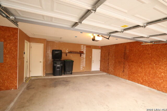 Listing photo id 30 for 802 Athens  