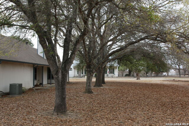 Listing photo id 5 for 802 Athens  