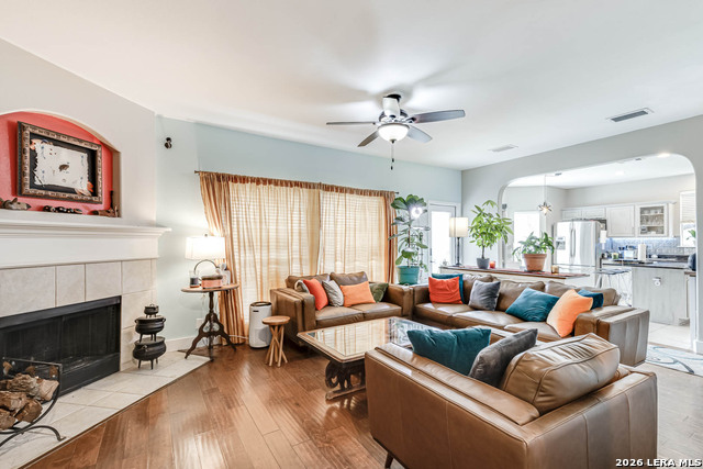 Image 13 of 37 For 18815 Agincourt