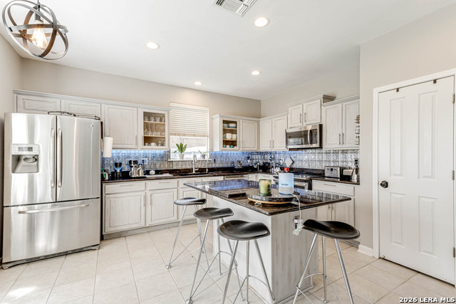 Image 14 of 37 For 18815 Agincourt