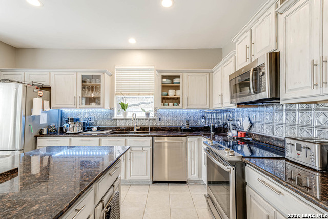 Image 16 of 37 For 18815 Agincourt