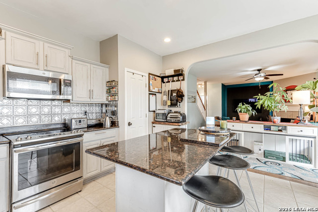 Image 17 of 37 For 18815 Agincourt