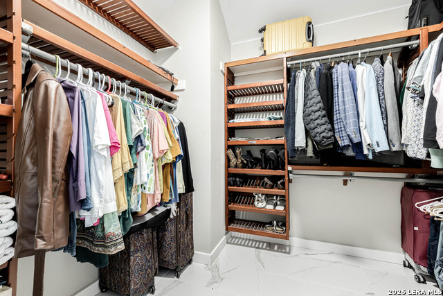 Image 26 of 37 For 18815 Agincourt