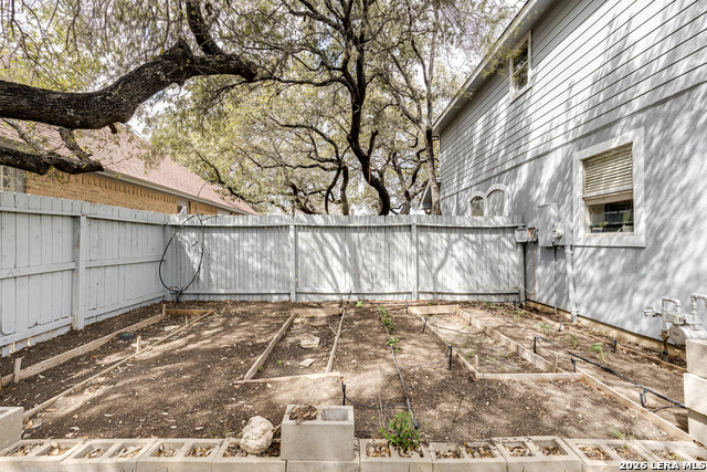 Image 32 of 37 For 18815 Agincourt