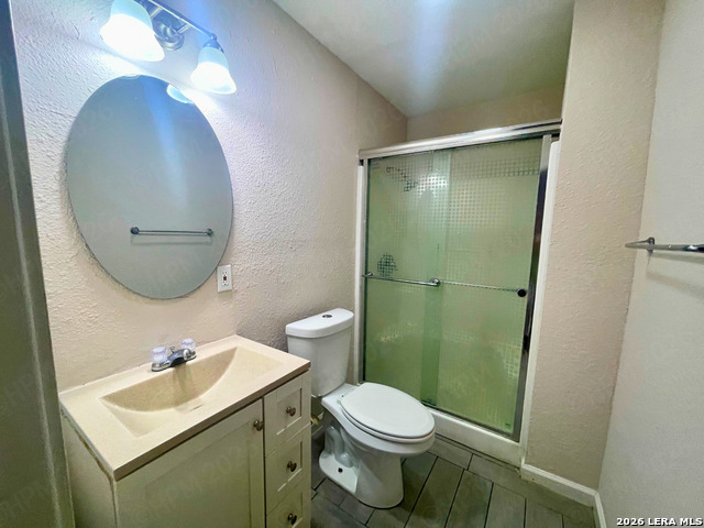 Image 8 of 12 For 455 Lincolnshire Dr