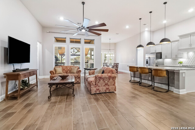 Image 2 of 48 For 8206 Claret Cup