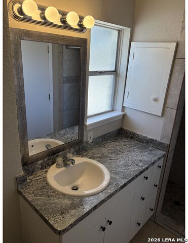 Image 12 of 28 For 3935 Starhill