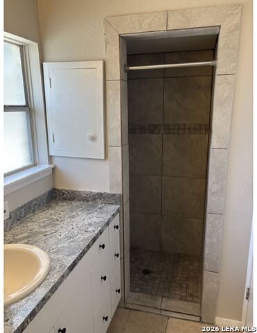 Image 13 of 28 For 3935 Starhill