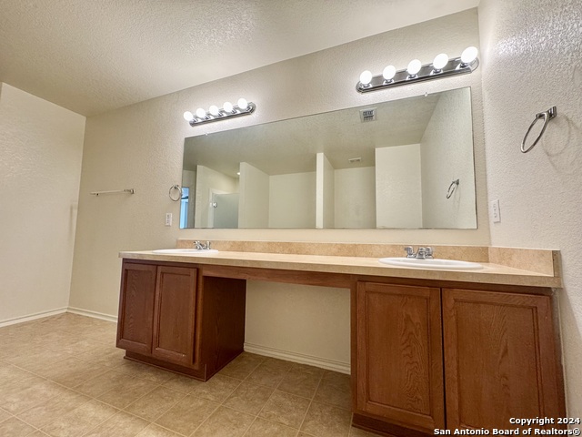 Image 26 of 42 For 4406 Waldon Pond