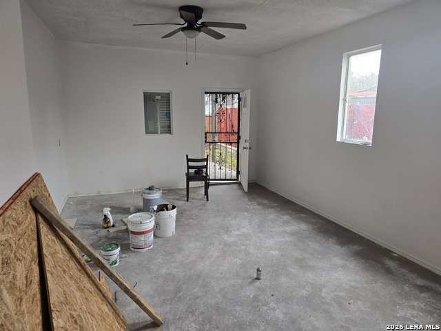 Image 13 of 27 For 306 Huff E 