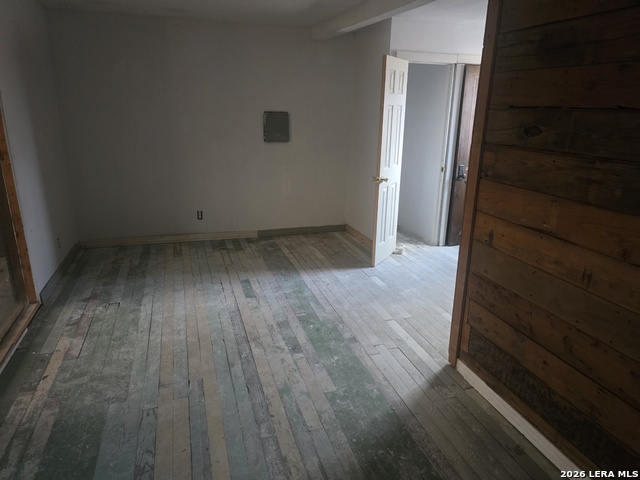 Image 25 of 27 For 306 Huff E 