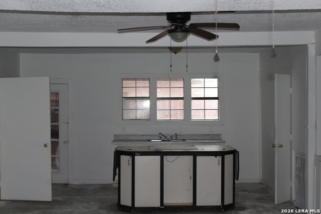 Image 4 of 27 For 306 Huff E 