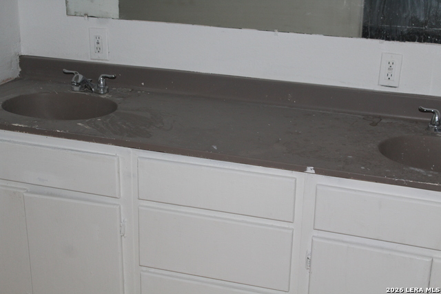 Image 5 of 27 For 306 Huff E 