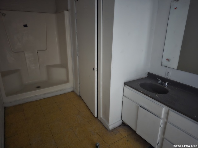 Image 7 of 27 For 306 Huff E 