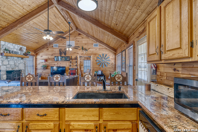 Image 18 of 39 For 416 Canyon Oaks Dr.